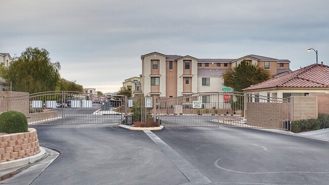 Building Photo - 7312 Fountain Village Ave