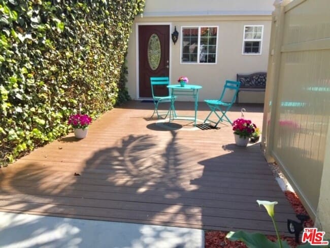 Building Photo - 1348 S Curson Ave