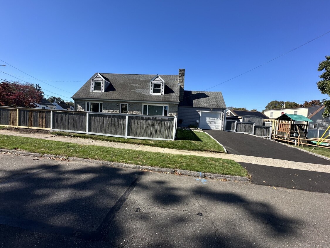 Primary Photo - 481 Freeman Ave