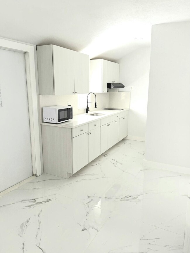 Foto del edificio - 4220 N Browning Dr