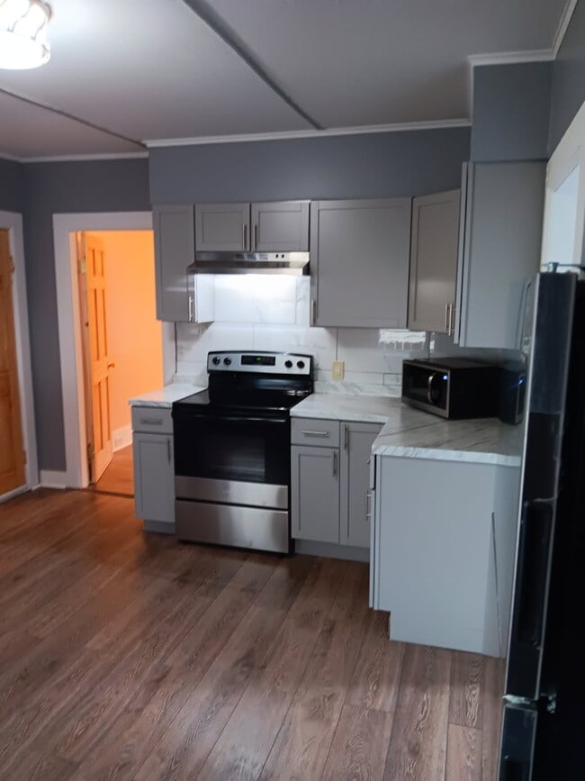 Building Photo - 162 Prospect Ave