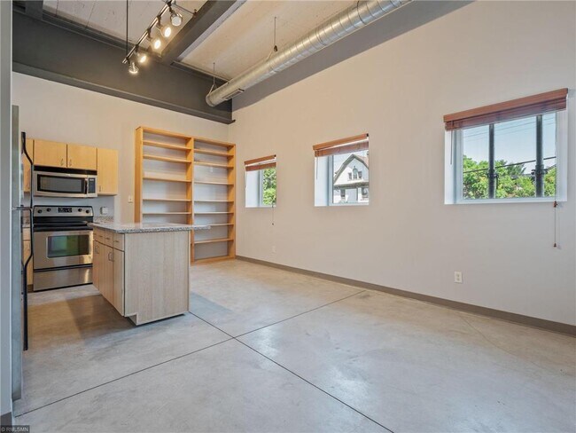 Building Photo - 111 E Franklin Ave