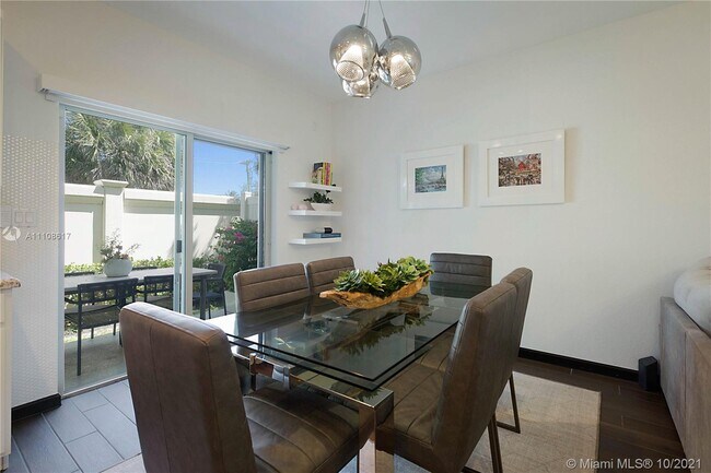 Foto del edificio - 1130 NW 40th Terrace