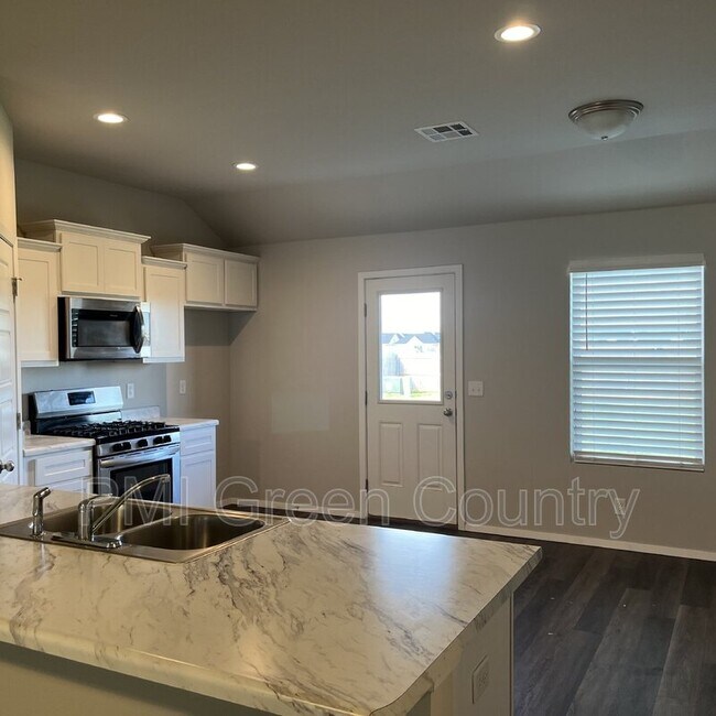Foto del edificio - 16124 S 83rd E Ave