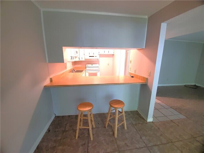 Building Photo - 18A Hartwell Villas