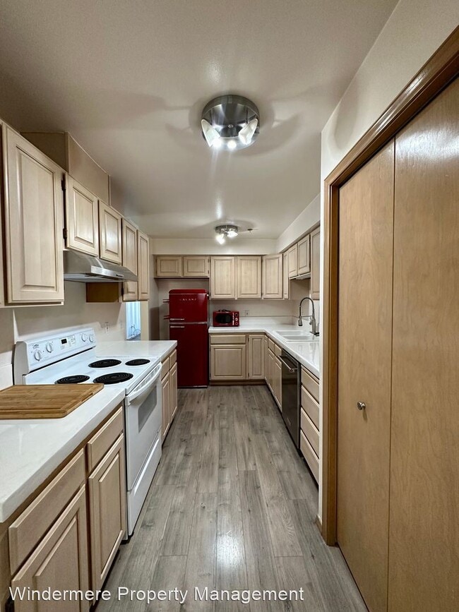 Building Photo - 2 br, 2 bath House - 705 N State #202