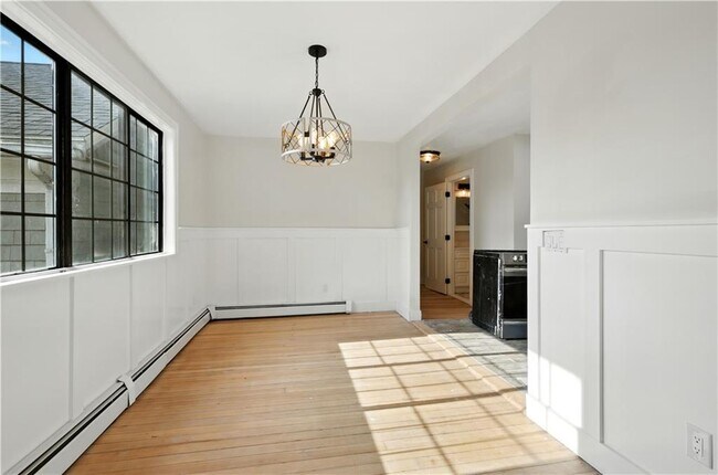 Building Photo - 108 Spruce St
