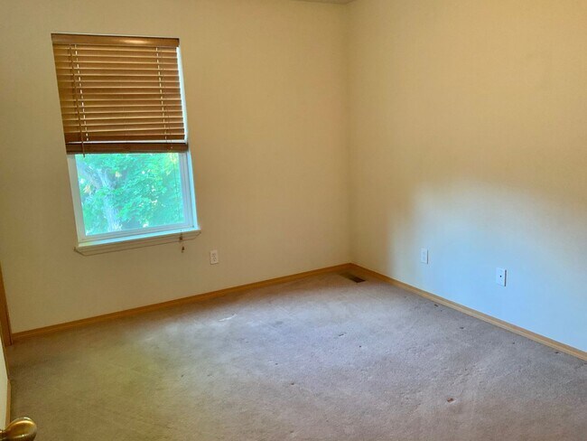 Building Photo - Two bedroom duplex