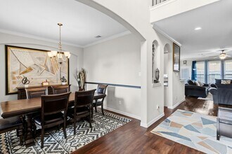 Building Photo - 4435 Bearberry Ave