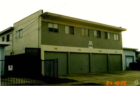 Building Photo - 140 S 22nd St