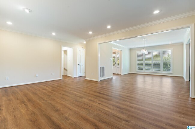 Building Photo - 5249 Meadow Garden Ln