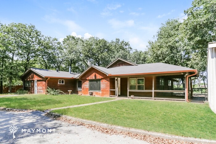 Foto del edificio - 1801 Whispering Oaks St