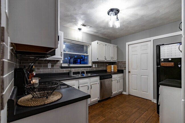Building Photo - MARESCA HOME