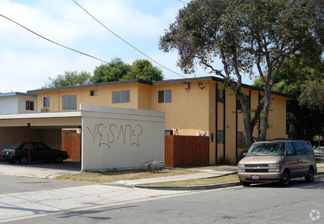 Building Photo - 6390 Hummingbird St