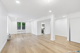 Building Photo - 7 4th St