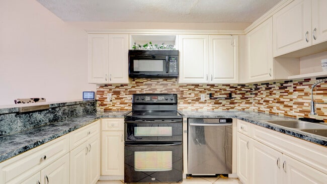 Building Photo - 4782 Sunny Palm Cir