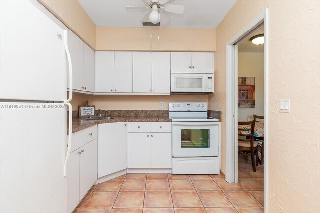 Foto del edificio - 1050 Atlantic Shores Blvd