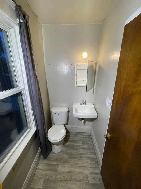 Foto del edificio - 709 Steward Ave