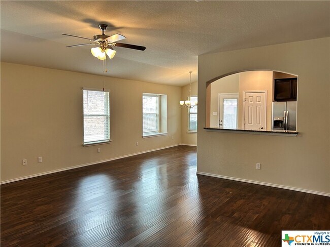 Foto del edificio - 1309 Juneberry Pk Dr