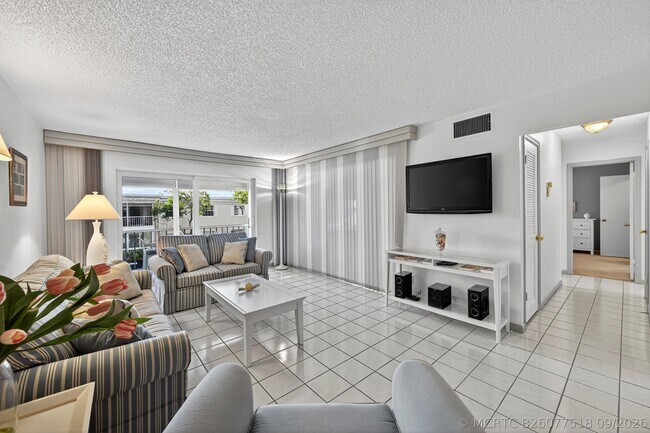 Foto del edificio - 6417 Bay Club Dr