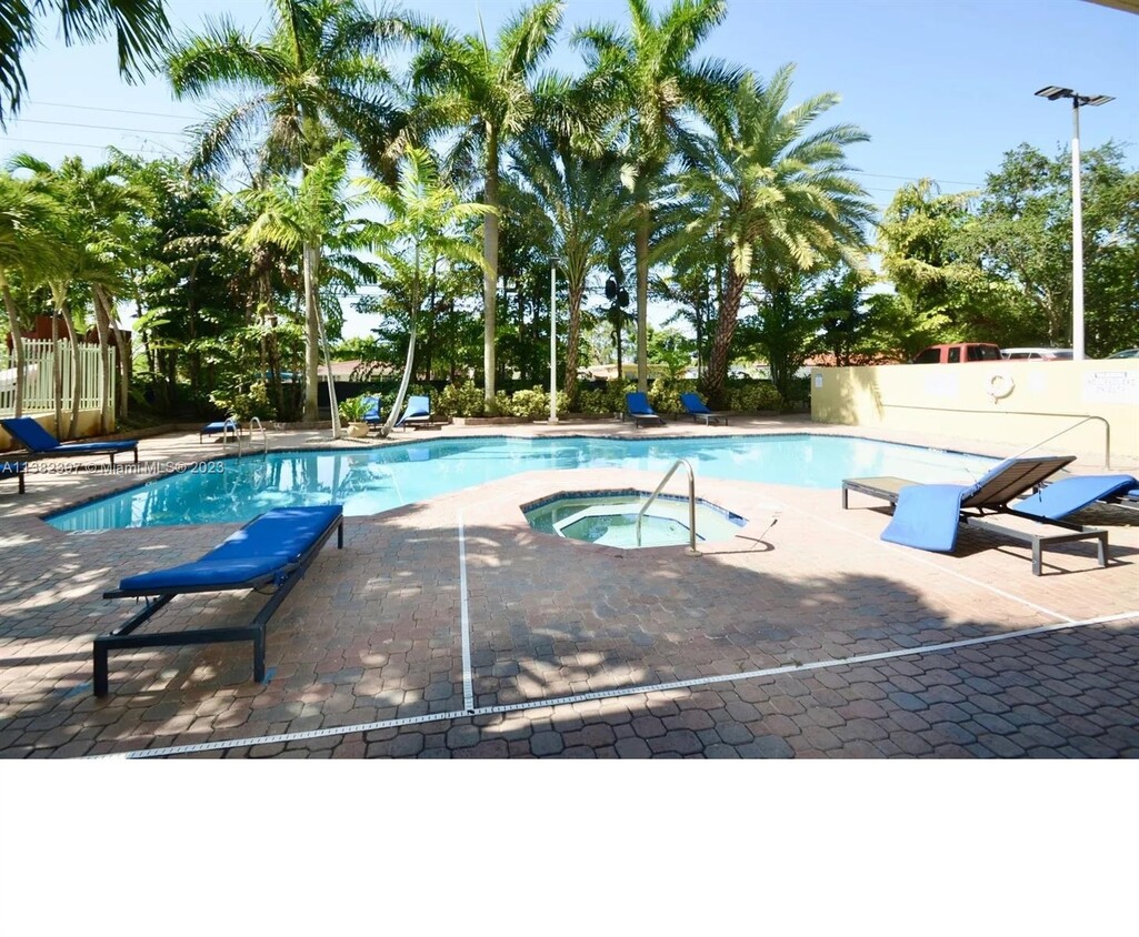 Foto principal - 3500 Coral Way