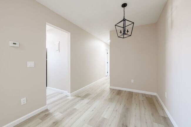 Foto del edificio - 35 Oakmount Ave