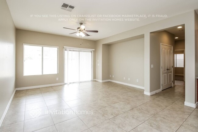 Foto del edificio - 1015 W Desert Valley Dr