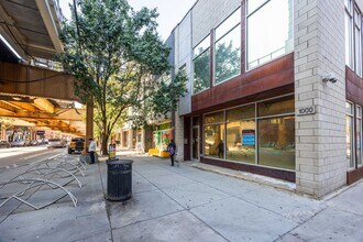 Building Photo - 1002 W Lake St