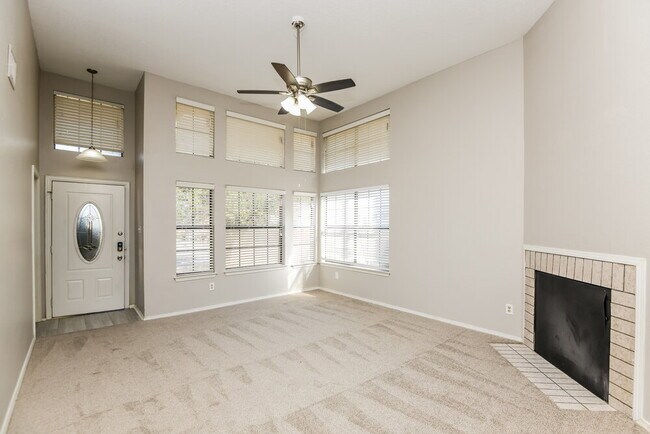 Building Photo - 910 Galaxy Dr