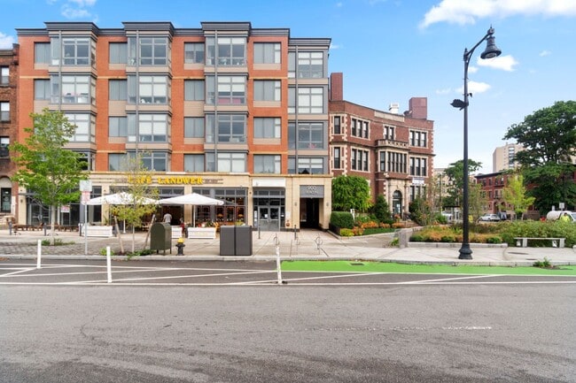 Photo - 900 Beacon St Apartments