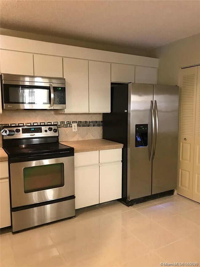 Foto del edificio - 149 NW 98th Ter