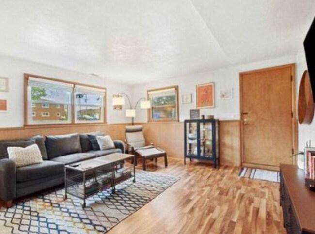 Building Photo - 5107 Wallace Ave