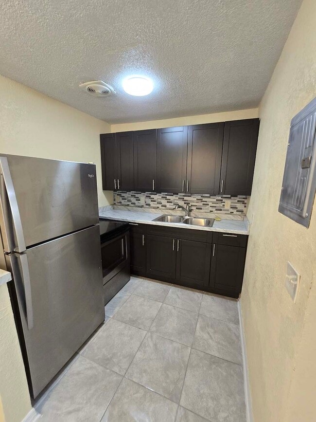 Building Photo - 7215 Bailey Ct