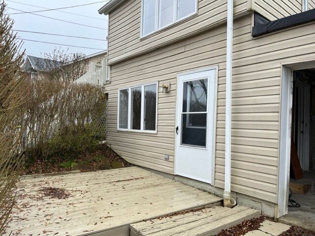 Building Photo - 339 Poplar St