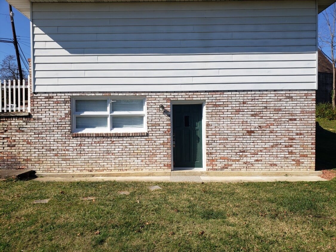 Triplex - 2 Bdrm/1Bath Kingsport TN - Triplex - 2 Bdrm/1Bath  Kingsport TN