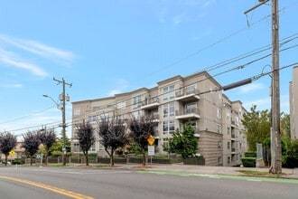 Building Photo - 3221 SW Avalon Way