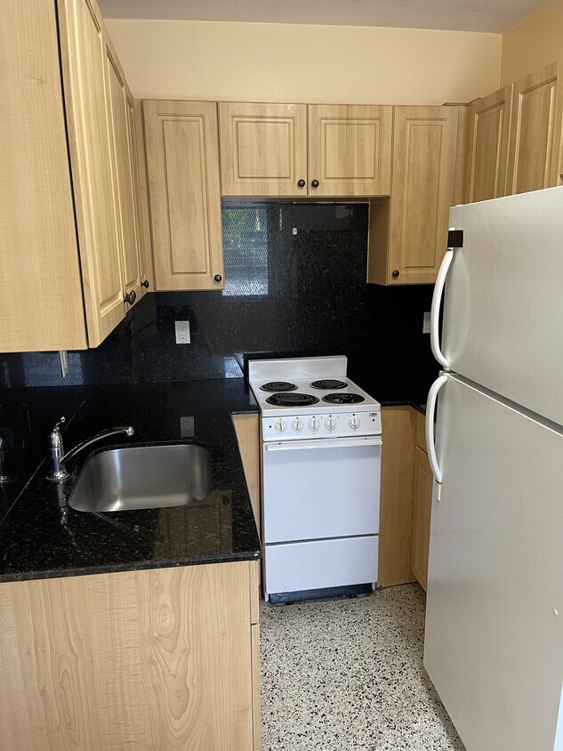 Foto del edificio - 1642 NE 127th Street