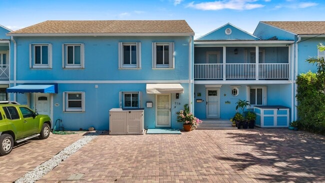 Foto del edificio - 716 Rider Rd