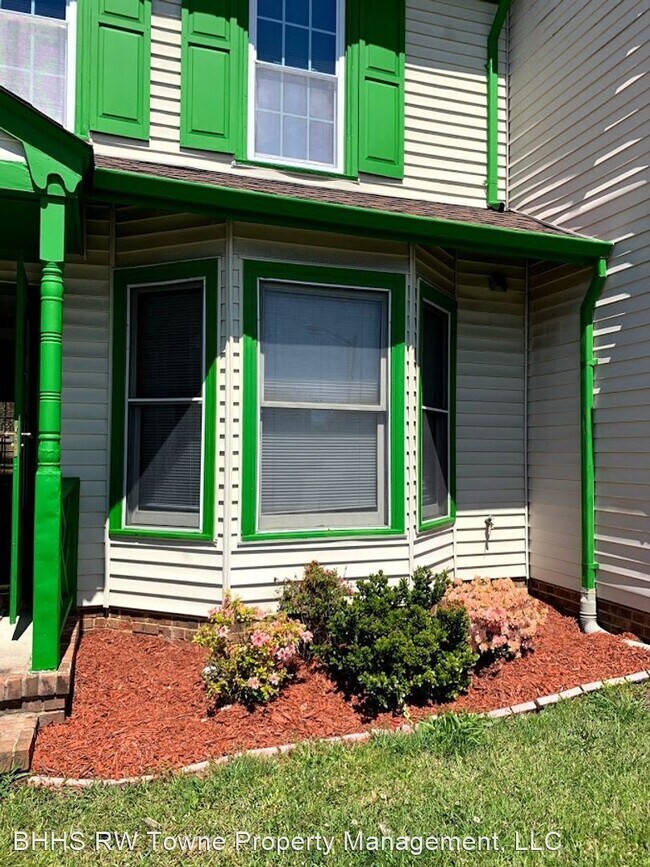 Building Photo - 2 br, 2.5 bath House - 805 Christa Court