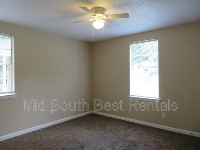 Building Photo - 4792 Bluff Wood Cove