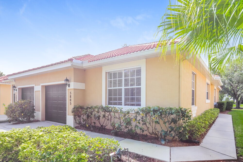 5805 Spanish Point Ct, Palmetto, FL 34221 Townhome Rentals in