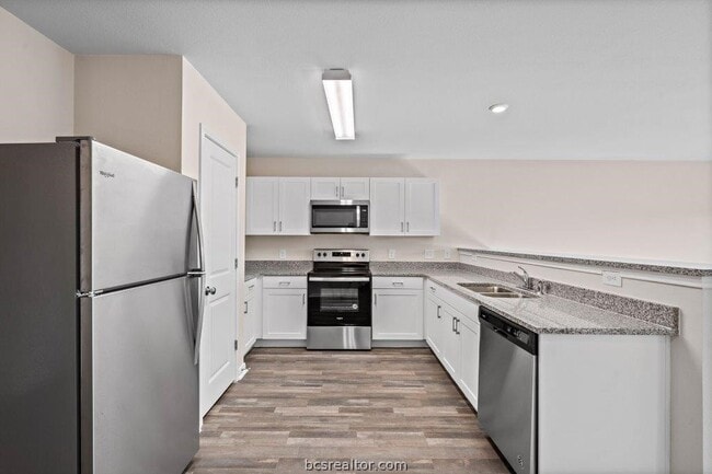 Kitchen - 6089 Toby Bnd