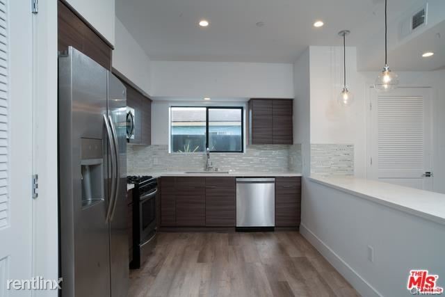 Building Photo - 4364 McLaughlin Ave