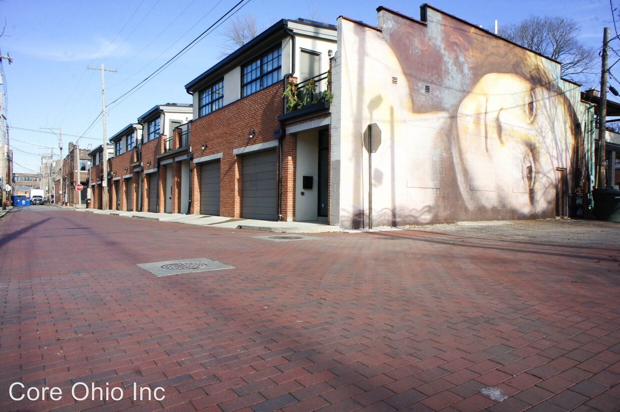 Primary Photo - 19 N Pearl St