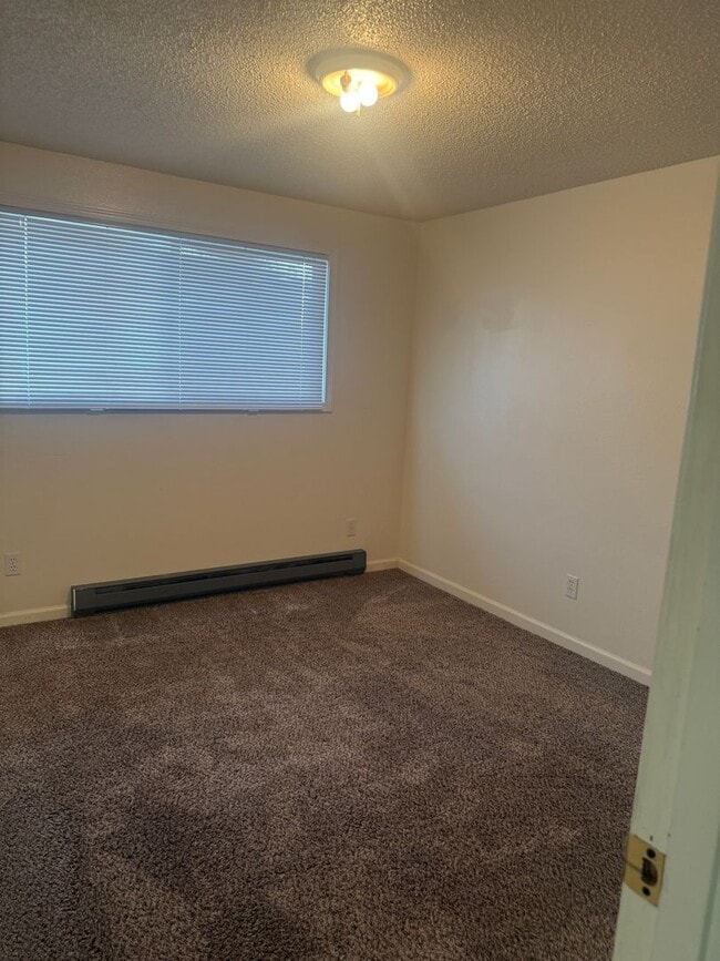 Building Photo - 700 1th SW 1-3