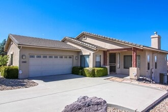 Building Photo - 890 Baywood Dr