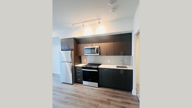 Photo du bâtiment - 2545 Simcoe St N