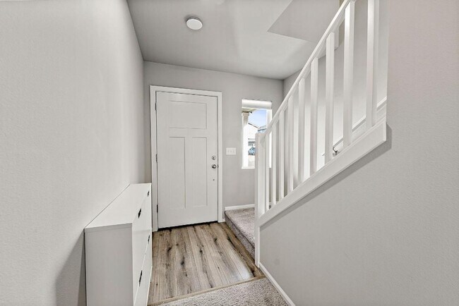 Foto del edificio - Better Than New Yelm Home with A/C, Walk-In Pantry, Garden Beds & Neighborhood Playground!