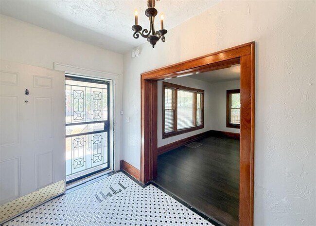 Foto del edificio - 1741 W Park Pl