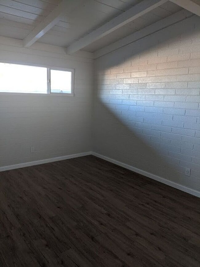 Building Photo - Super Cute Southwestern 2 Bedroom - ! Bath...